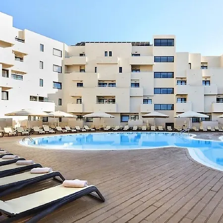 Santa Eulalia & ホテル