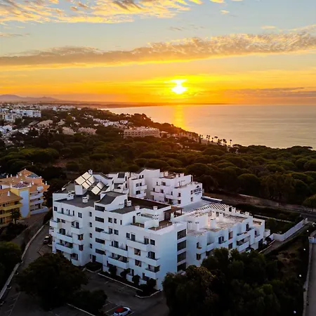 Santa Eulalia & ホテル
